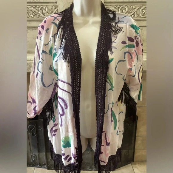 Victoria’s Secret Kimono,Cover Up, Shawl Size Small, Oversize Style Floral Print - Picture 1 of 7